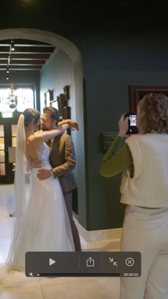 Behind-the-scenes-weddingphotographer